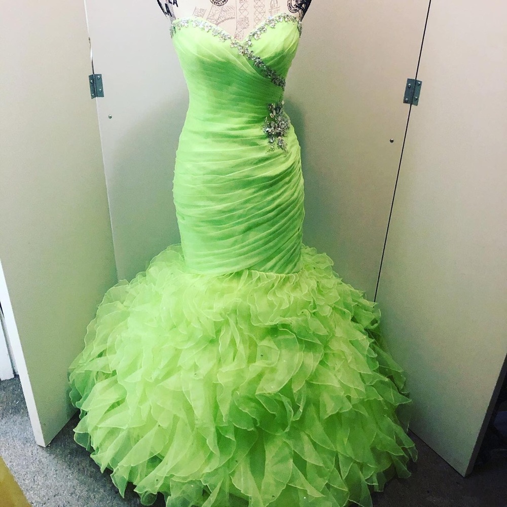 Grad Dress Mori Lee Mermaid Lime Green Tulle Prom Gown Corset Back Sz 4